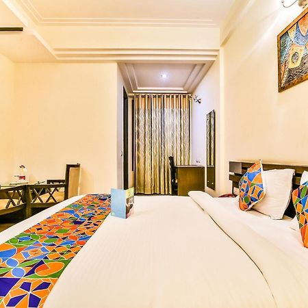 Fabhotel Oasis Dlf Phase 3 คูร์เคาน์ ภายนอก รูปภาพ