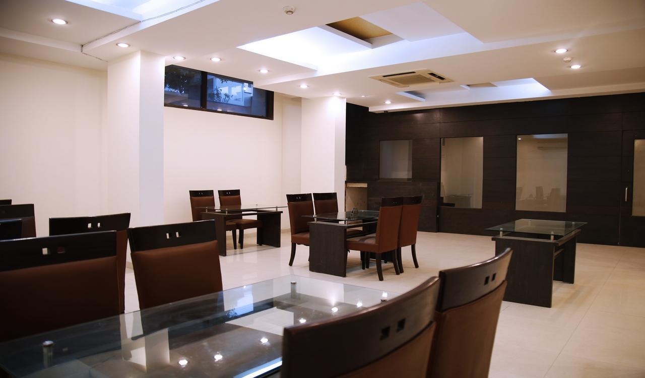 Fabhotel Oasis Dlf Phase 3 คูร์เคาน์ ภายนอก รูปภาพ