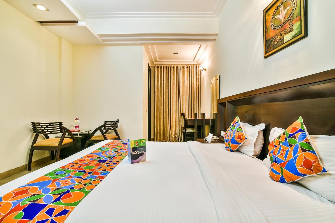 Fabhotel Oasis Dlf Phase 3 คูร์เคาน์ ภายนอก รูปภาพ